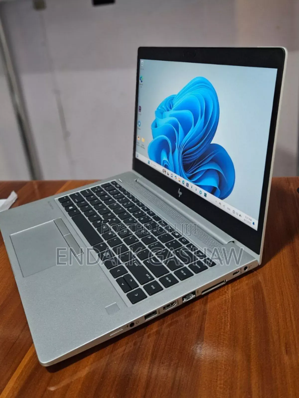 New Laptop HP EliteBook 840 8GB AMD Ryzen 5 SSD 256GB