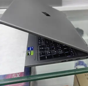 New Laptop HP 15-da2933nia 16GB Intel Core i9 SSD 1T