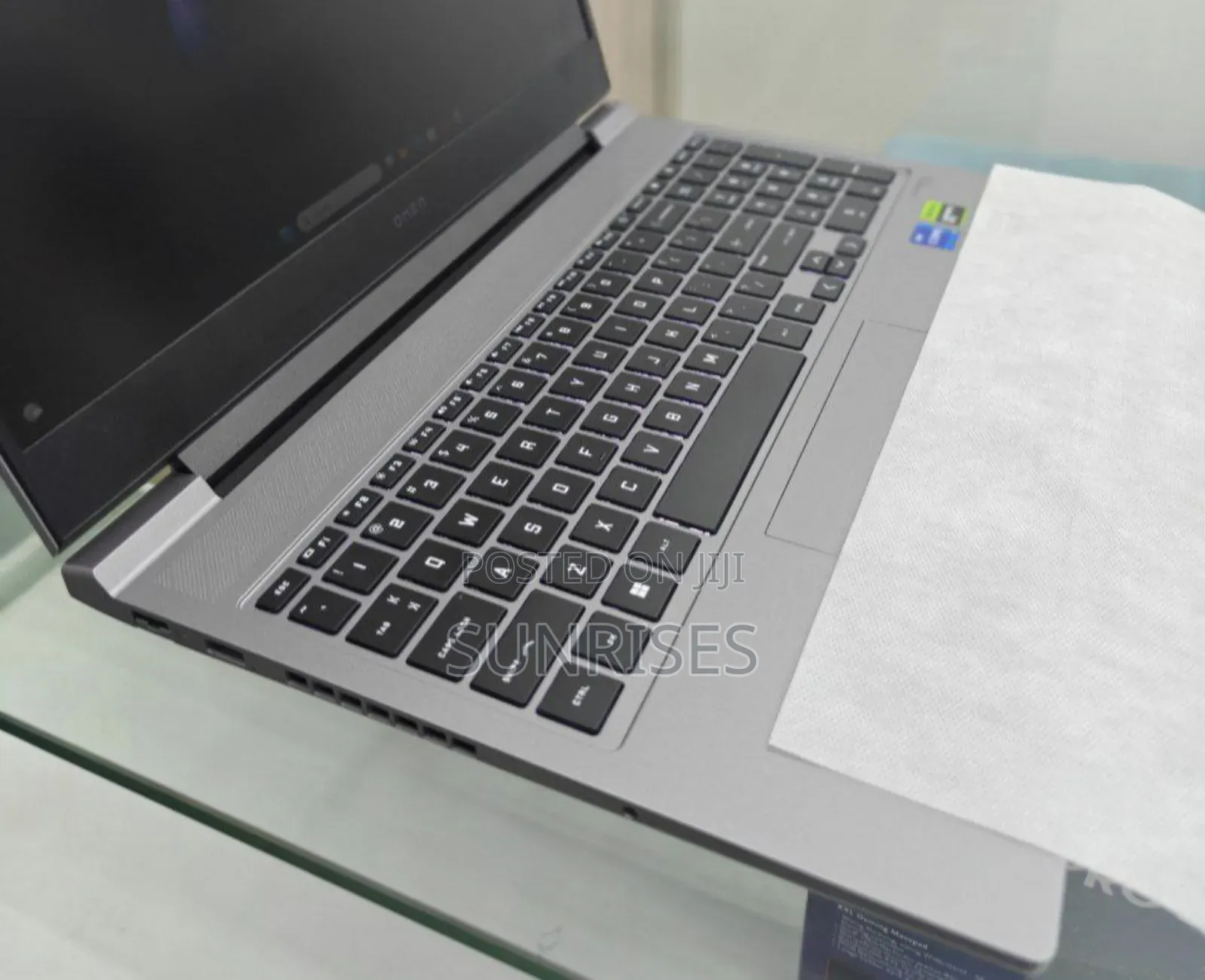 New Laptop HP 15-Da2933nia 16GB Intel Core I9 SSD 1T