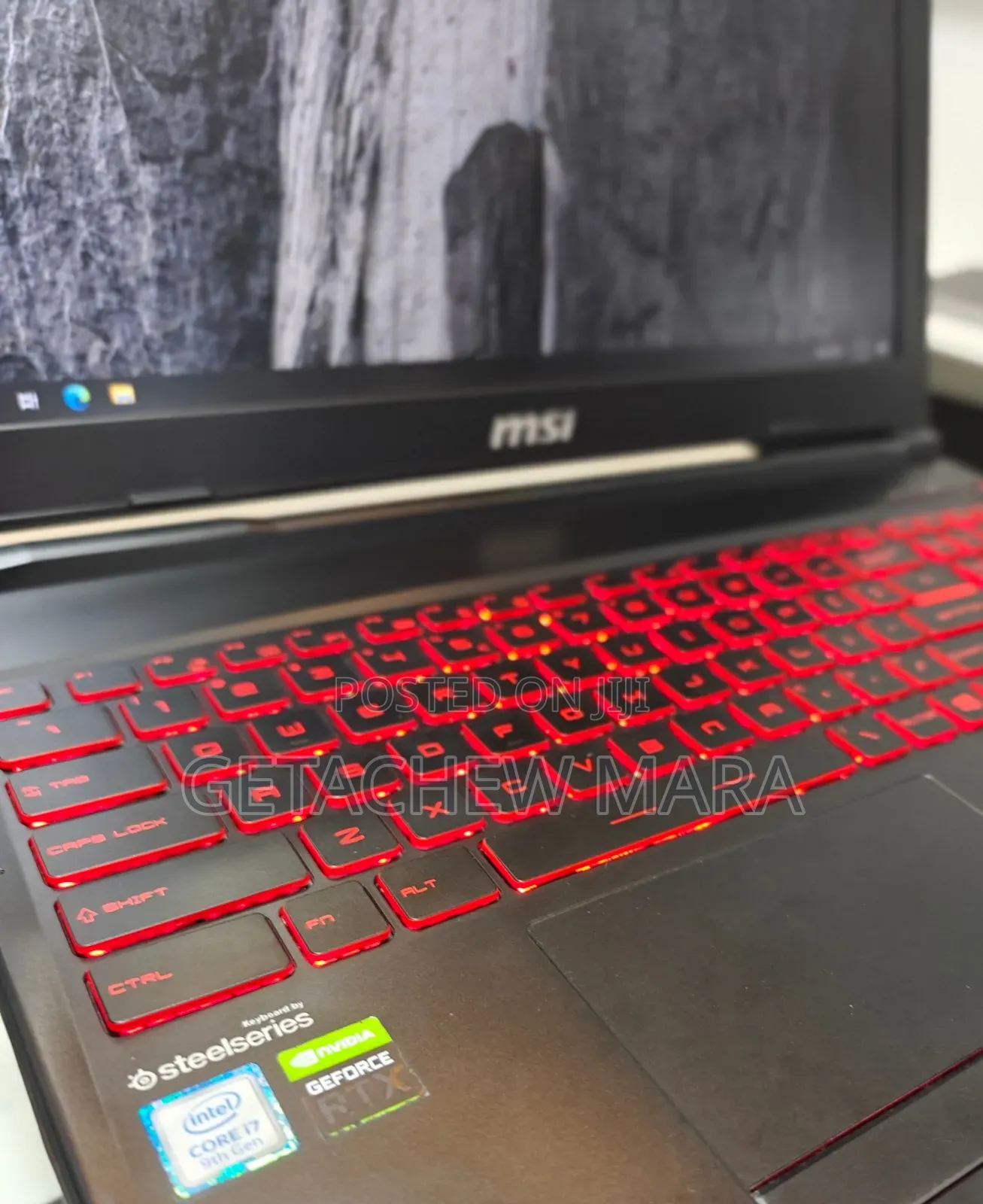 New Laptop Apple MacBook Pro M1 16GB Intel Core I7 SSD 128GB