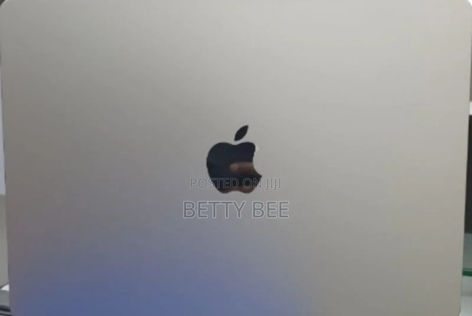 New Laptop Apple MacBook Air 2024 M3 13-Inch 16GB Apple M3 SSD 512GB