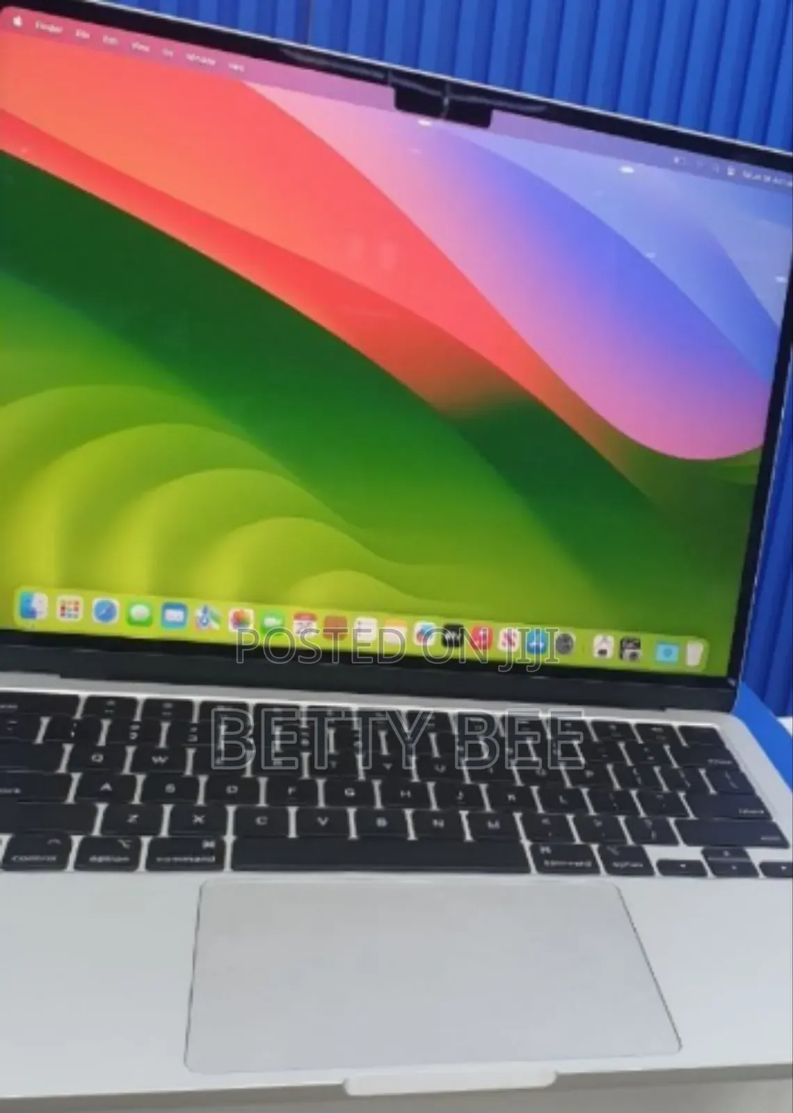 New Laptop Apple MacBook Air 2024 M3 13-Inch 16GB Apple M3 SSD 512GB
