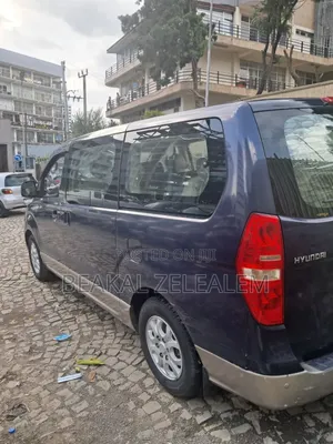Hyundai H1 2.4 GLS 2010 Blue