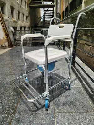 Photo - Wheelchair Commode直播commod Wheelchair段落commode Wheelchair