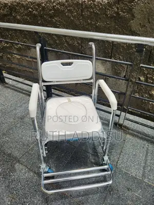 Wheelchair朱紅wheelchair在內commode Wheelchair然後wheelchair