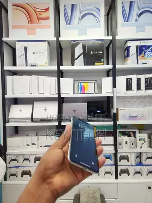 New Apple iPhone XS Max 64 GB White