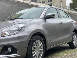 Photo - Suzuki Dzire 2022 Silver