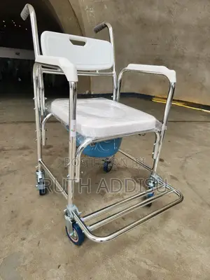 Photo - Commode Wheelchair管理commode Wheelchair䐭不wheelchair Commode