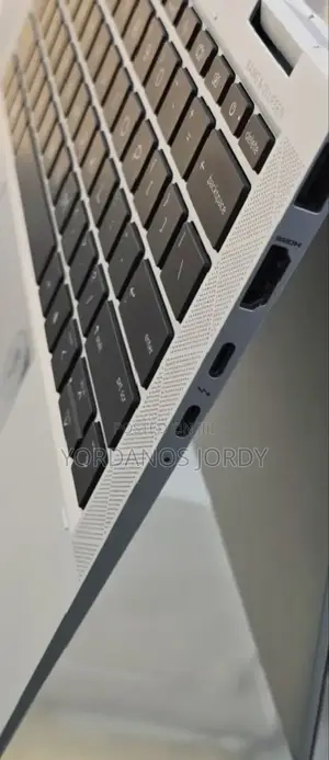 New Laptop HP EliteBook x360 1040 G7 16GB Intel Core i7 SSD 512GB