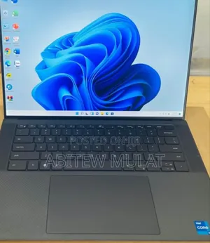 New Laptop Dell Precision 15 7550 32GB Intel Core I9 SSD 1T