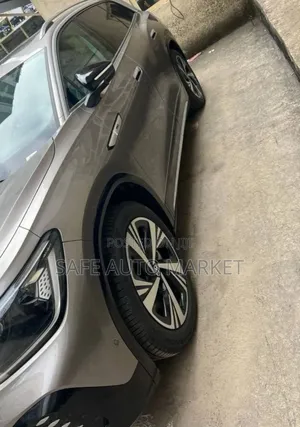 New Volkswagen ID.6 2024 Gold