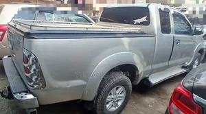 Toyota Hilux 2007 Gray
