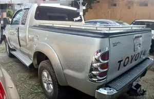 Toyota Hilux 2007 Gray