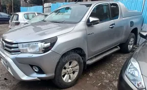 Toyota Hilux 2019 Silver