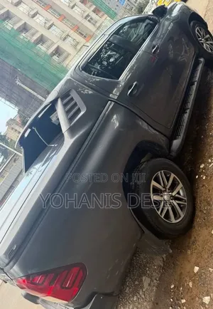 Toyota Hilux 2020 Blue