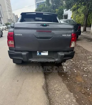 Toyota Hilux 2020 Blue