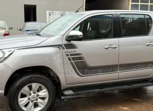 Toyota Hilux 2019 Silver