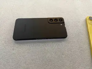 Photo - New Samsung Galaxy S22 5G 256 GB Black