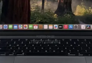 Photo - New Laptop Apple MacBook Pro 16GB Apple M2 SSD 512GB