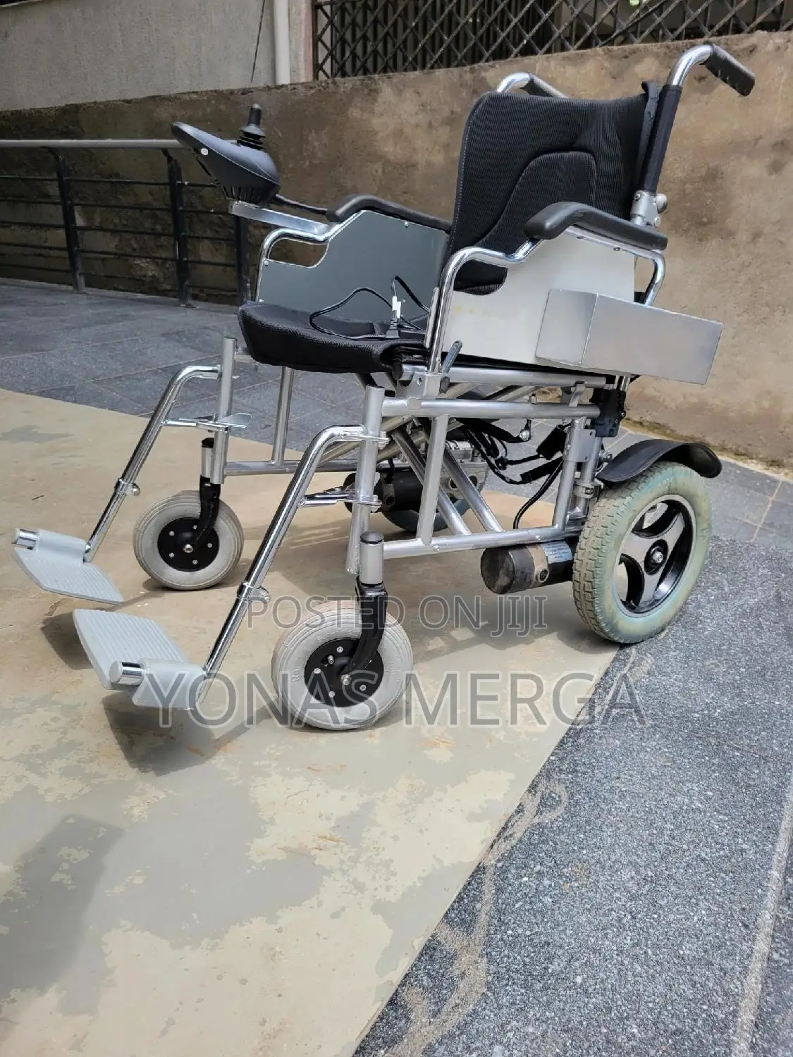 Ultra Lite Motorize Wheelchair=Wheelchair Is Easy to Control