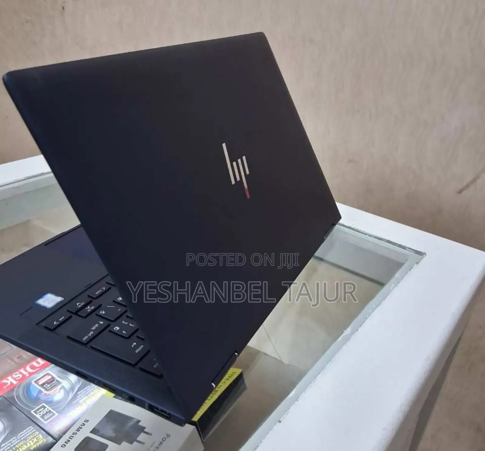 New Laptop HP Dragonfly G2 8GB Intel Core I5 SSD 512GB