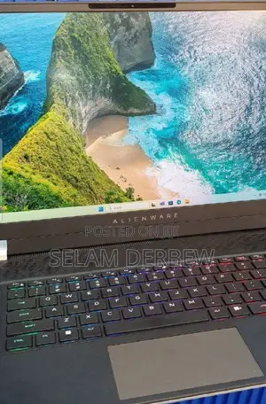 New Laptop Dell Alienware 17 32GB Intel Core Ultra 9 SSD 1T