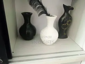 Vase / የአበባ ማስቀመጫ