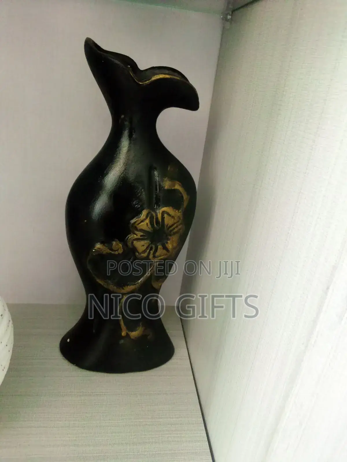 Vase / የአበባ ማስቀመጫ