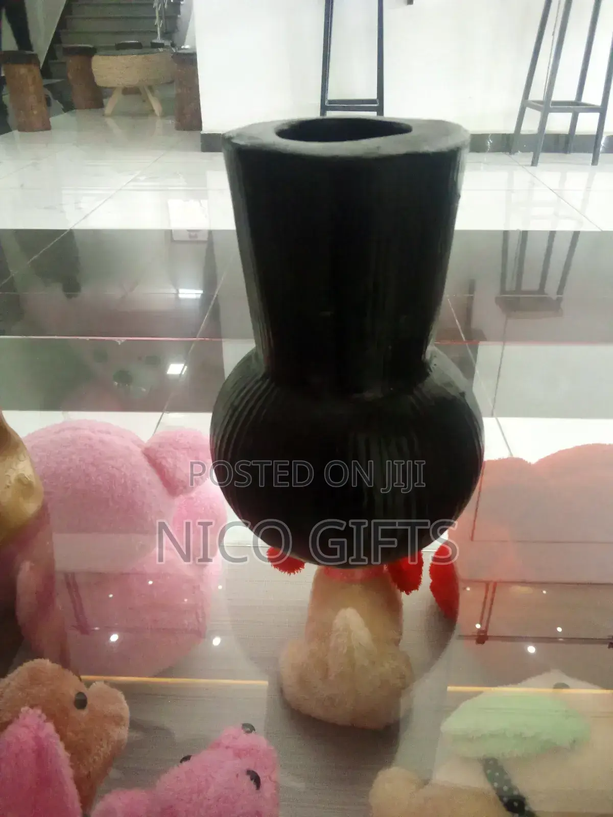 Vase / የአበባ ማስቀመጫ