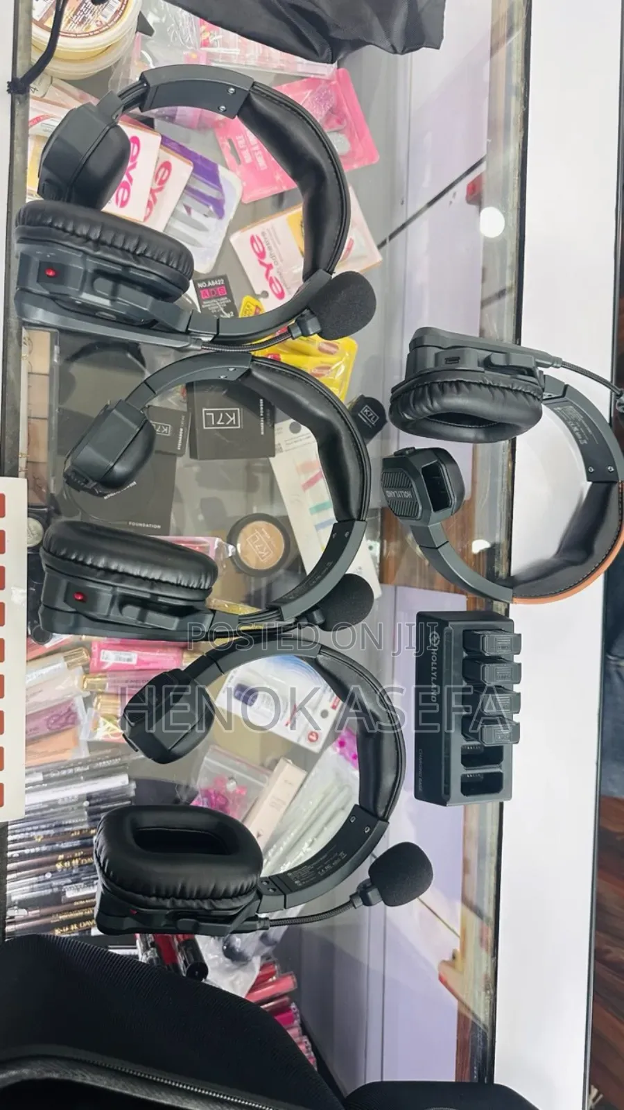 Solidcom Se 6s, a 6-Person Wireless Headset Intercom System