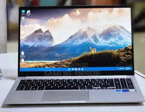 New Laptop Samsung 8GB Intel Core I5 SSD 256GB