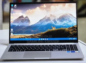 New Laptop Samsung 8GB Intel Core I5 SSD 256GB