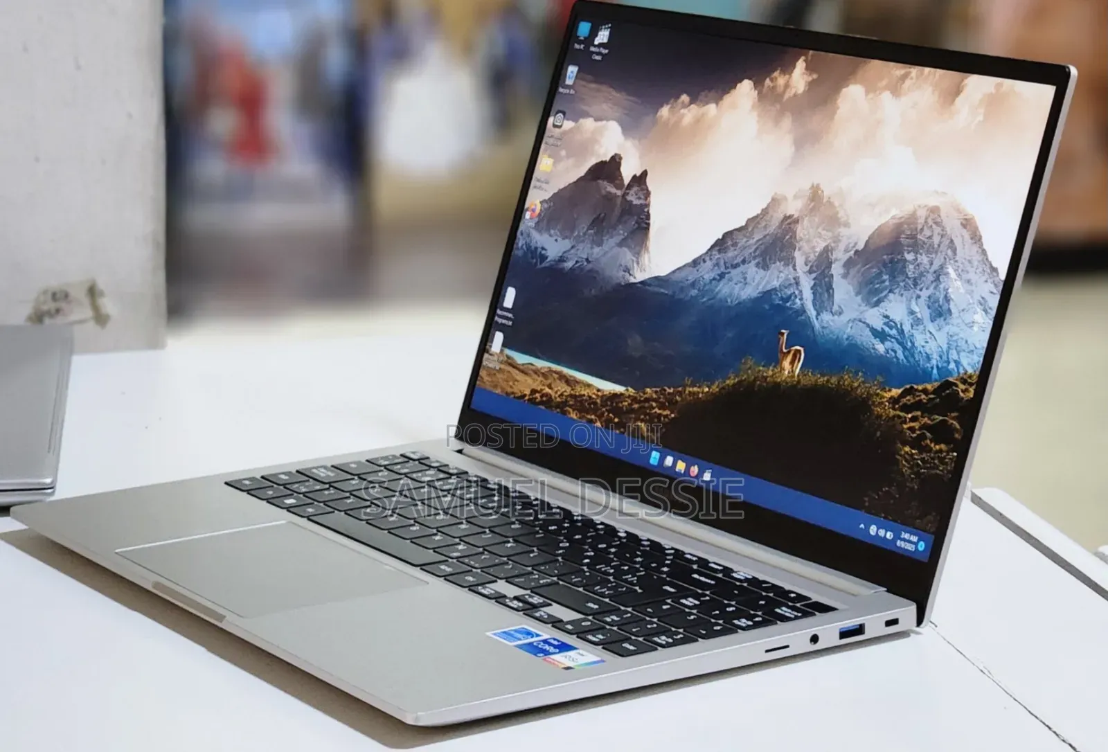 New Laptop Samsung 8GB Intel Core I5 SSD 256GB