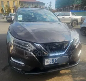 Photo - Nissan Qashqai 2017 Gray