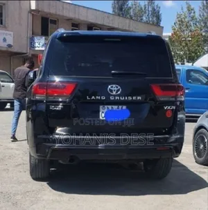 Toyota Land Cruiser 2023 Black