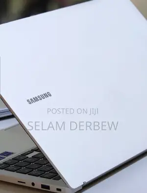 New Laptop Samsung Galaxy Book4 8GB Intel Core I5 SSD 256GB