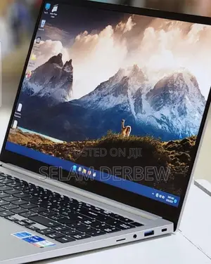New Laptop Samsung Galaxy Book4 8GB Intel Core I5 SSD 256GB