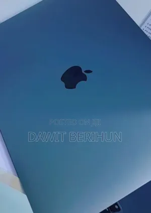 New Laptop Apple MacBook Pro M1 8GB Apple M1 SSD 256GB