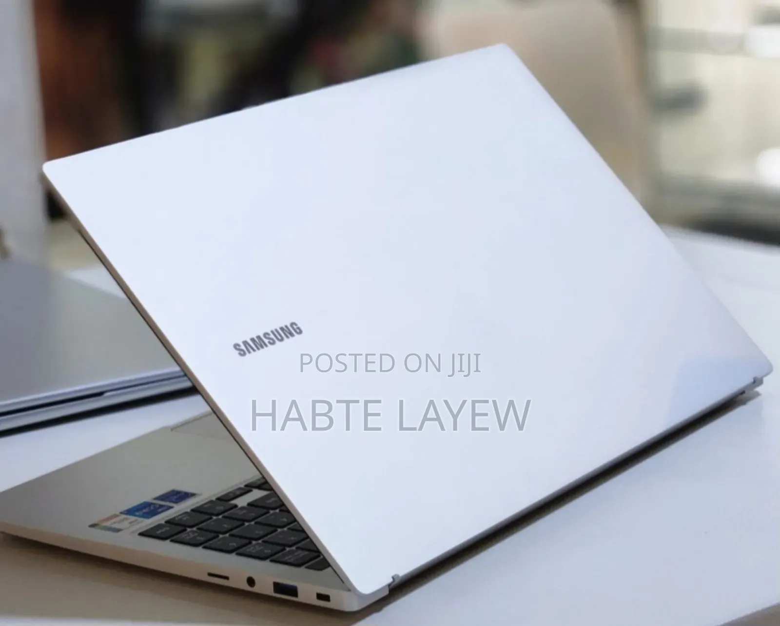 New Laptop Samsung Galaxy Book4 Ultra 8GB Intel Core I5 SSD 256GB