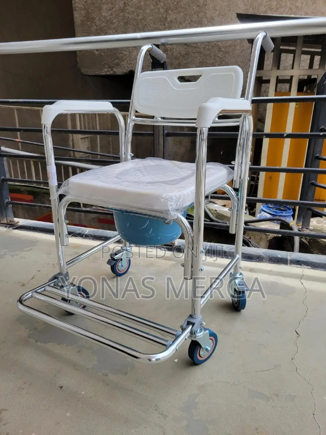 Toilet Chair斗人footrests,Portable Bath Chair褟了mobile Commode
