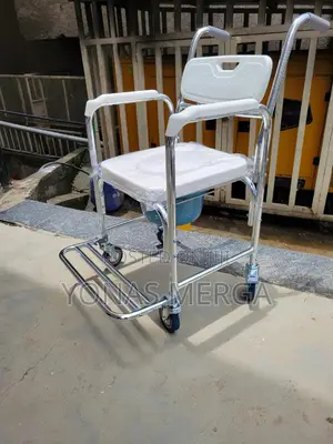 Photo - Portable Toilet Rolling Chair魂歌home and Hospital Settings.