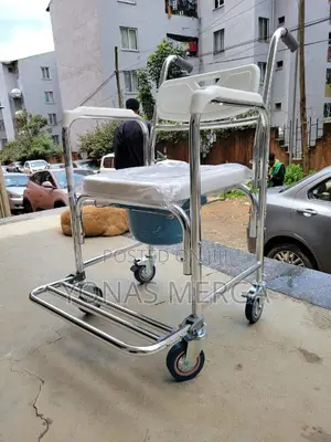 Photo - Mobile Shower麵額toilet Commode Chair 由人multi-Functional -Bath