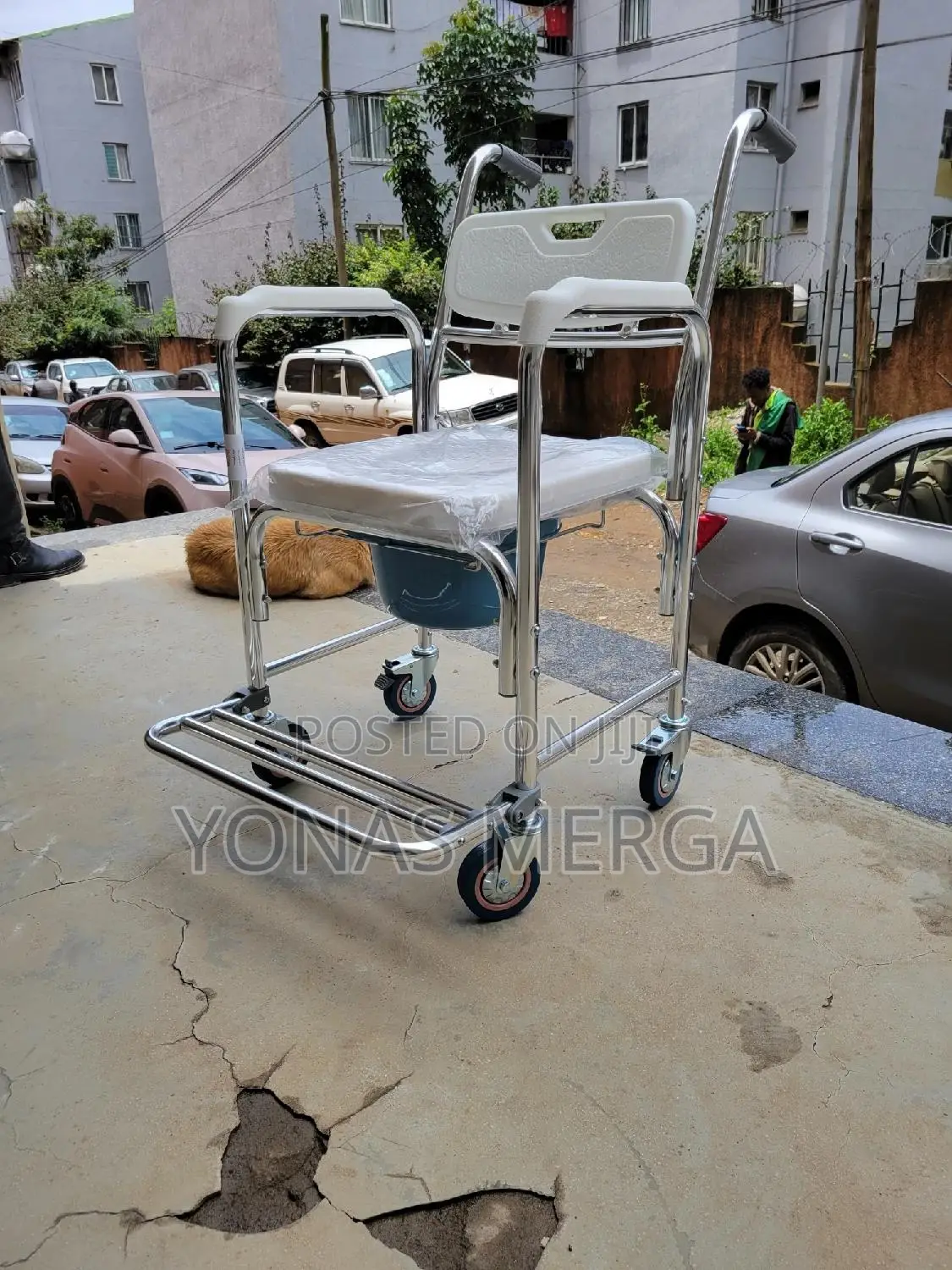 Toilet Chair臣羽pot=Bedside Commode, Addressing Various User