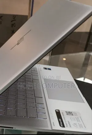 New Laptop HP Envy X360 8GB Intel Core i5 SSD 512GB