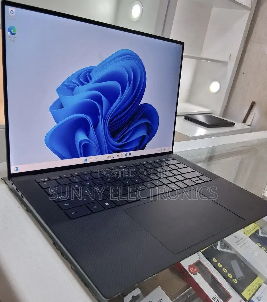 New Laptop Dell Precision 5550 16GB Intel Core I7 SSD 512GB