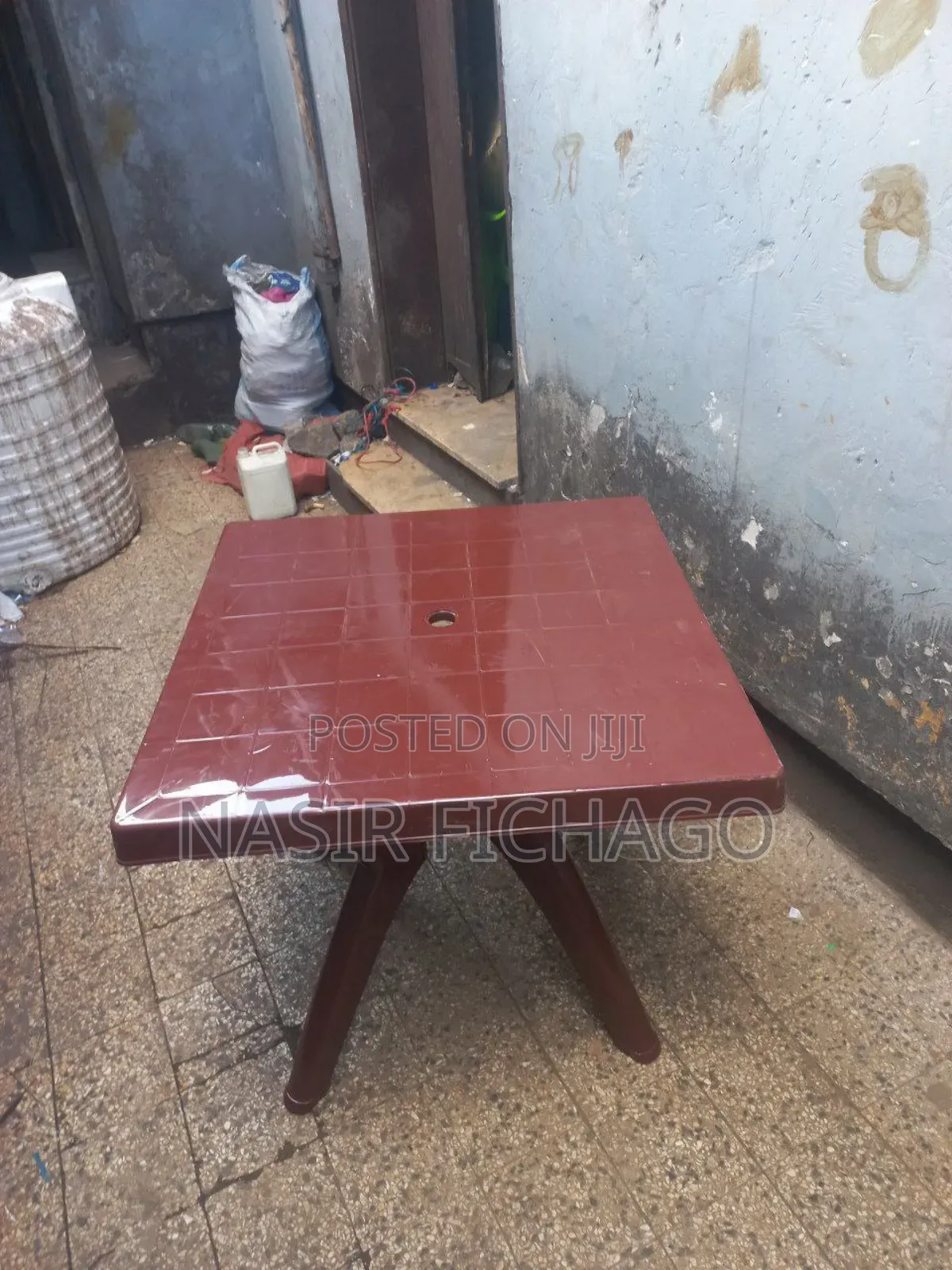 Circle and Rectangle Plastic Table
