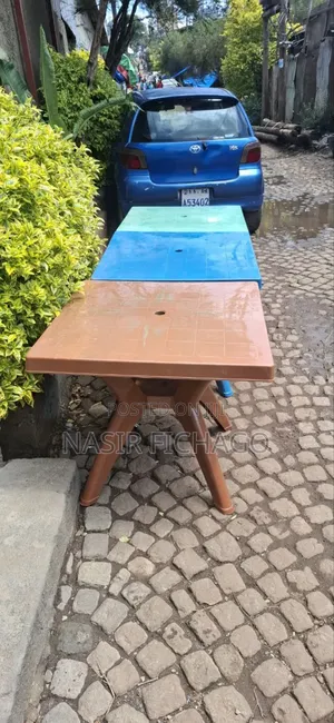 Circle and Rectangle Plastic Table