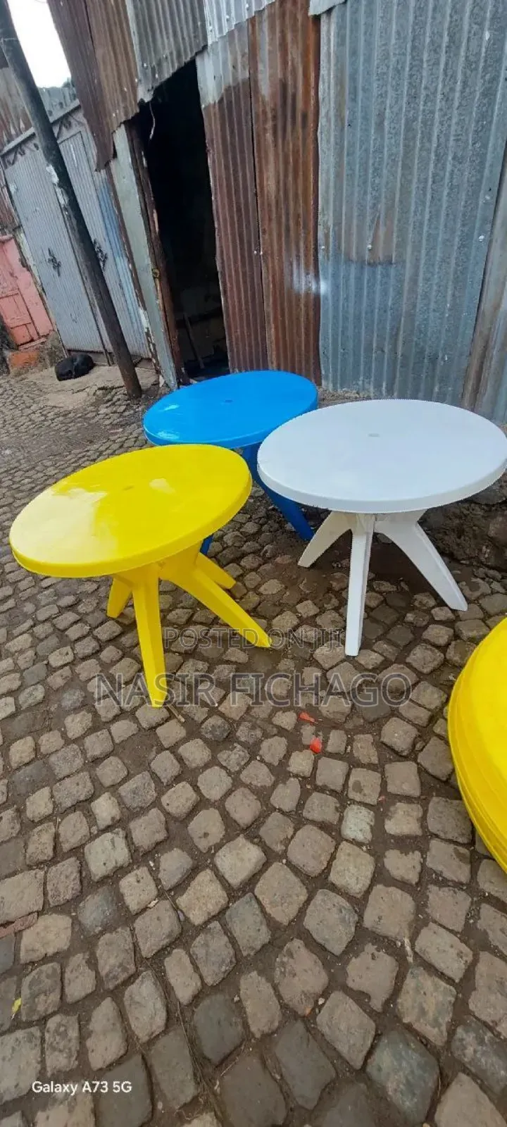 Circle and Rectangle Plastic Table