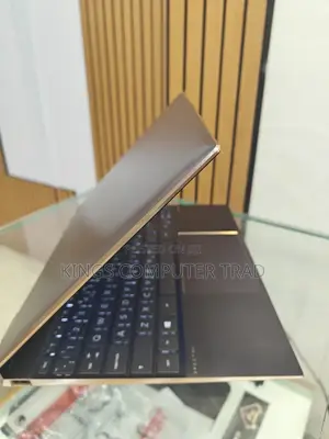 New Laptop HP Spectra 13 16GB Intel Core I7 SSD 1T