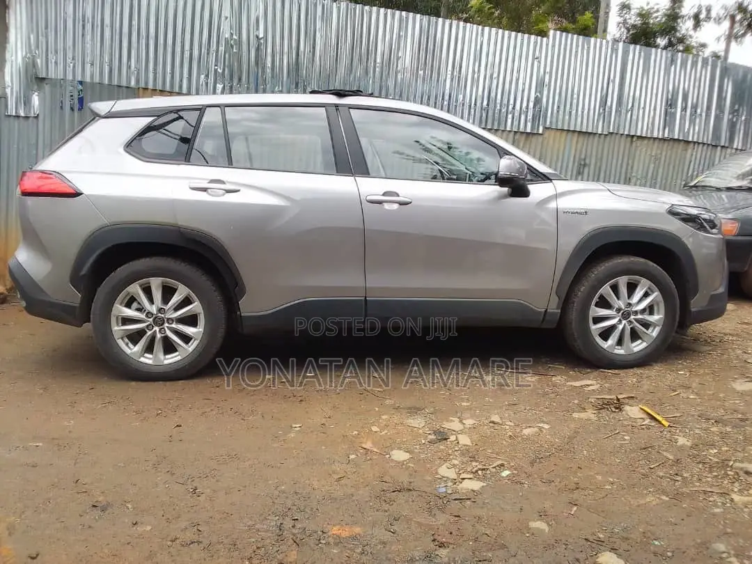 Toyota Corolla Cross Hybrid 2024 Silver
